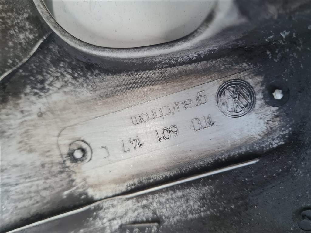 Volkswagen Golf IV dísztárcsa R15 (22654) 1t0601147c 10. kép