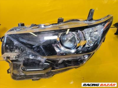 Toyota Auris (E180) Bal Fényszóró 8117002k30