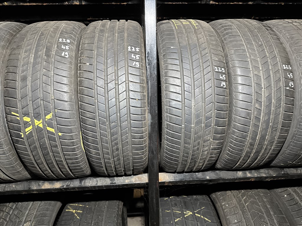 225/45 R19 bridgestone Turansa T005 96W l 6,5mm l 4db l DOT0620 1. kép