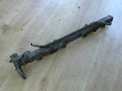 NISSAN SUNNY B12 86.10-90.05 Injektor befecskendező híd 