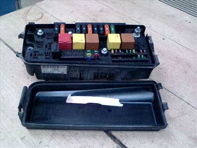 OPEL VECTRA C 01-05 Biztosítéktábla BCM BSI BSM SAM GEM modul Motortér