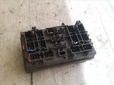 PEUGEOT PARTNER -02 Biztosítéktábla BCM BSI BSM SAM GEM modul 