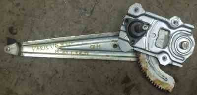 TOYOTA YARIS VERSO 00-05 Bal hátsó ablakemelő szerkezet mechanikus