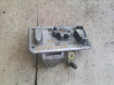 TRABANT 1,1 Jobb első ajtó zárszerkezet mechanikus