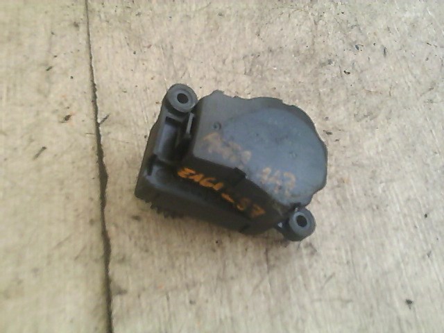 ALFA ROMEO ROMEO 147 00.10-04.10 Fűtésszabályzó zsalu állító motor 1. kép