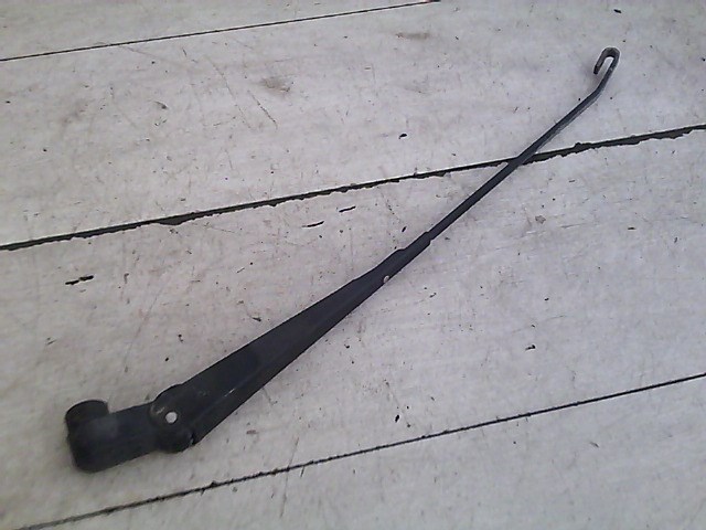 DAIHATSU MOVE 94.06-99-11 Ablaktörlő kar jobb első 1. kép