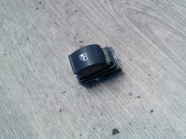 FIAT Doblo 2009.09.01-2014.12.31 Jobb első ablakemelő kapcsoló 1. kép