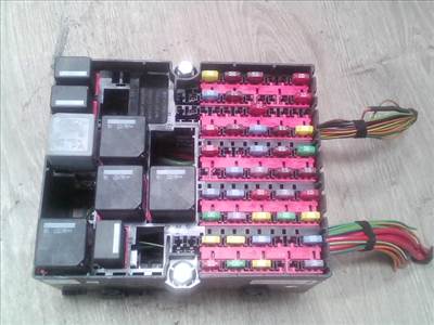 FORD FIESTA 05-08 Biztosítéktábla BCM BSI BSM SAM GEM modul 