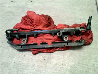 MAZDA 323 98-01 Injektor befecskendező híd 