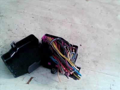 SEAT Toledo 1999.04.01-2004.09.30 Biztosítéktábla BCM BSI BSM SAM GEM modul 