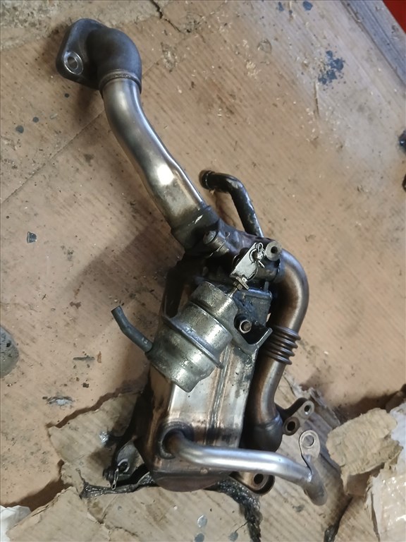 Opel Astra J 2010-2015 1,7 16v Diesel Egr hűtő A17DTR motorkódhoz 98073074 1. kép