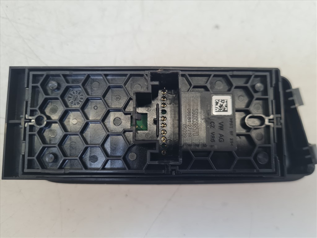 Volkswagen Golf VII bal első ablakemelő kapcsoló (22897) 5g1867255c 5g0959857d 6. kép