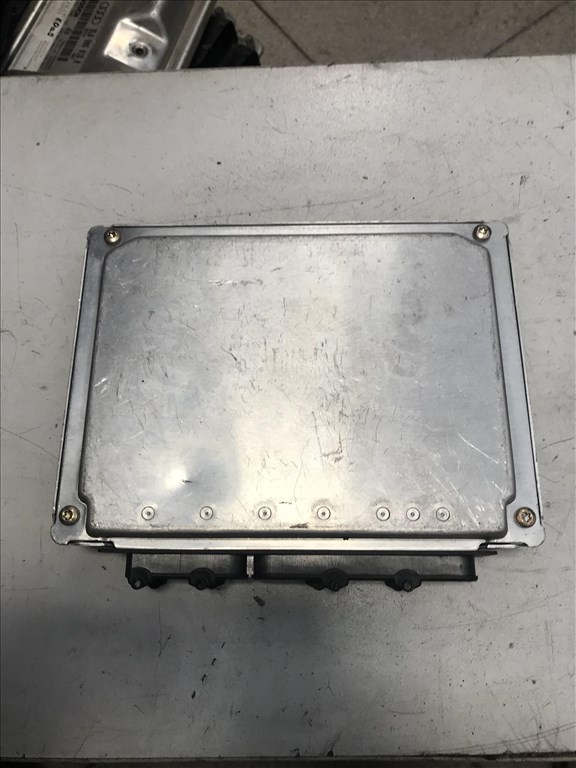 Audi A4 (B5 - 8D) 1,8T motorvezérlő 8d0907557t 2. kép