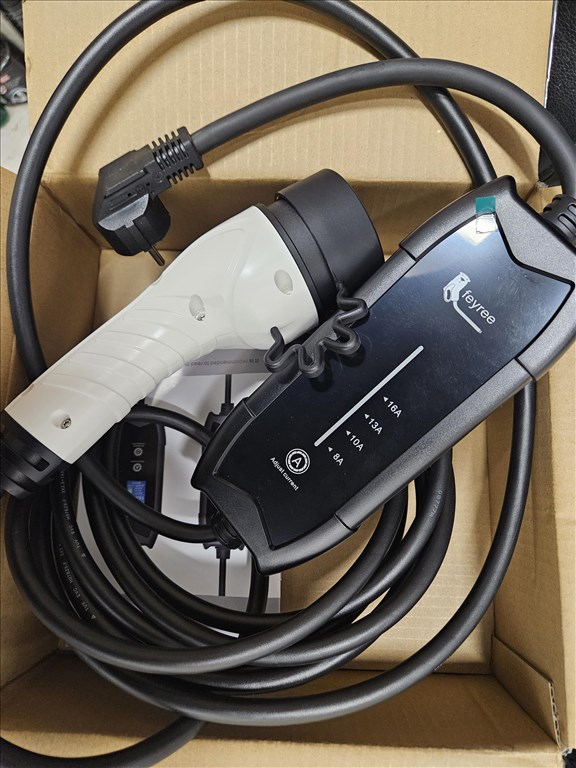 Eladó új 5m EVSE EV töltő Type 2 1 fázis (3, 6kw) 8-16A EU dugó elektromos járműhöz 1. kép