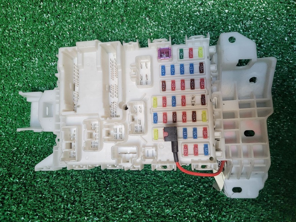 SUZUKI VITARA Biztosítéktábla Utastér AA0A4880 4. kép