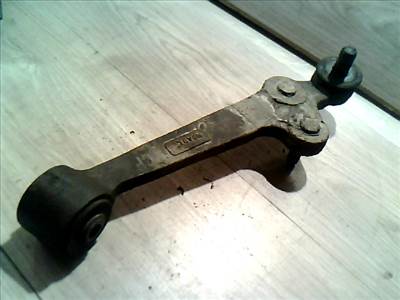 KIA RIO 2000.04-2005.06 Bal első lengőkar