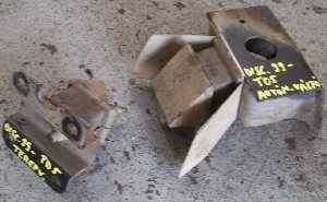 LANDROVER DISCOVERY TD5 99- Sebességváltó tartó bak