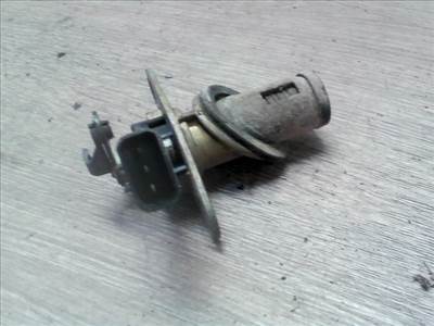 MAZDA Tribute 2001.01.01-2007.12.31 Csomagtérajtó dugózár