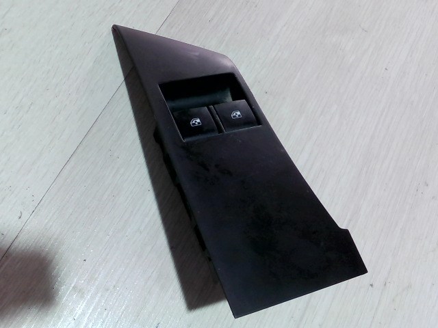 OPEL Astra J/1 2009.09.01-2012.08.31 Bal első ablakemelő kapcsoló 1. kép