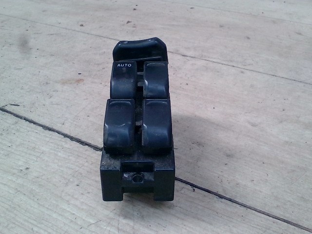 SUZUKI Baleno 1998.09.01-2002.12.31 Bal első ablakemelő kapcsoló 1. kép