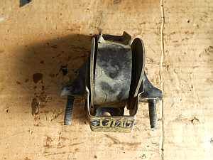 SUZUKI SWIFT 89-96 Sebességváltó tartó bak