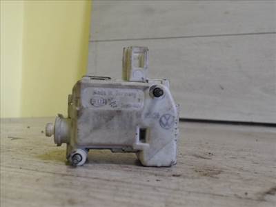 VOLKSWAGEN GOLF IV. Központizár motor tankajtóhoz