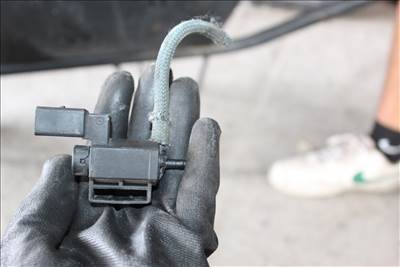 Audi A3 2.0FSI BVY 03-08 vákumszelep 037906283C