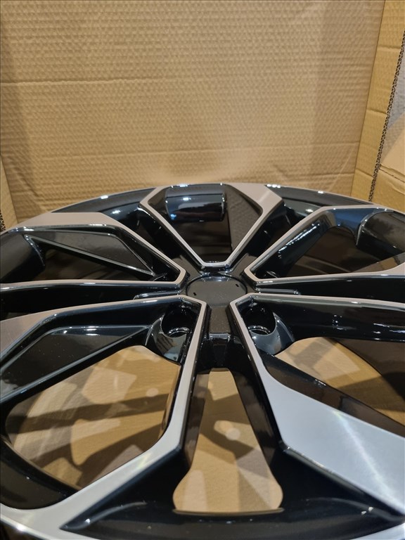  5x114.3 lyukosztású 7,5JJ 18" új alufelni 2. kép