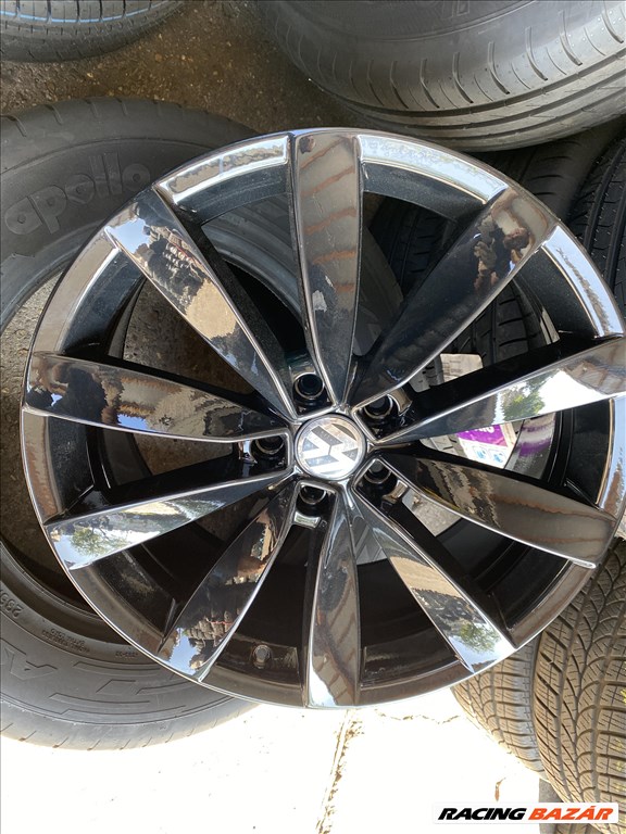 Volkswagen "LUGANO" Black Edition gyári 8X19-es 5X112-es ET41-es könnyűfém felni 3. kép