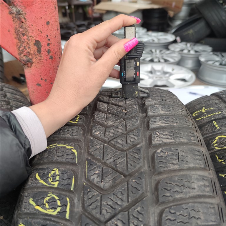 225/50 R17 Pirelli téli gumi 20000ft a 2db/66/ 1. kép