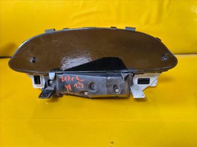 Toyota Yaris (XP90) kilóméteróra  838000d660