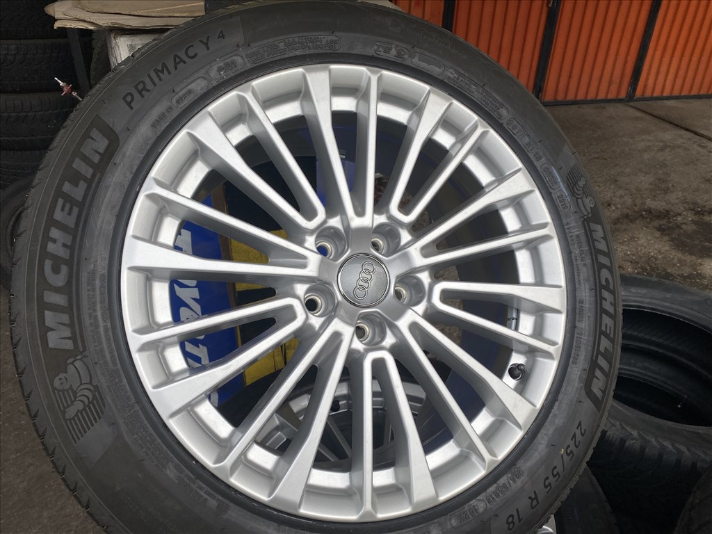 Audi A6 4K0 jelenlegi tipus gyári 8X18-as 5X112-es ET36-os könnyűfém felni garnitura eladó 2. kép