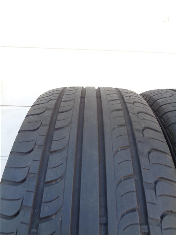 Hankook 235/50R19 nyári gumi garnitúra 5.5mm-es mintával eladó.  2. kép