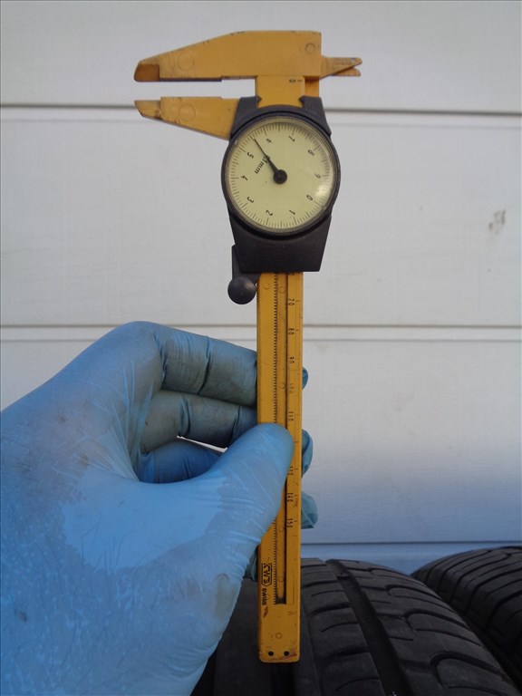 Hankook 235/50R19 nyári gumi garnitúra 5.5mm-es mintával eladó.  4. kép