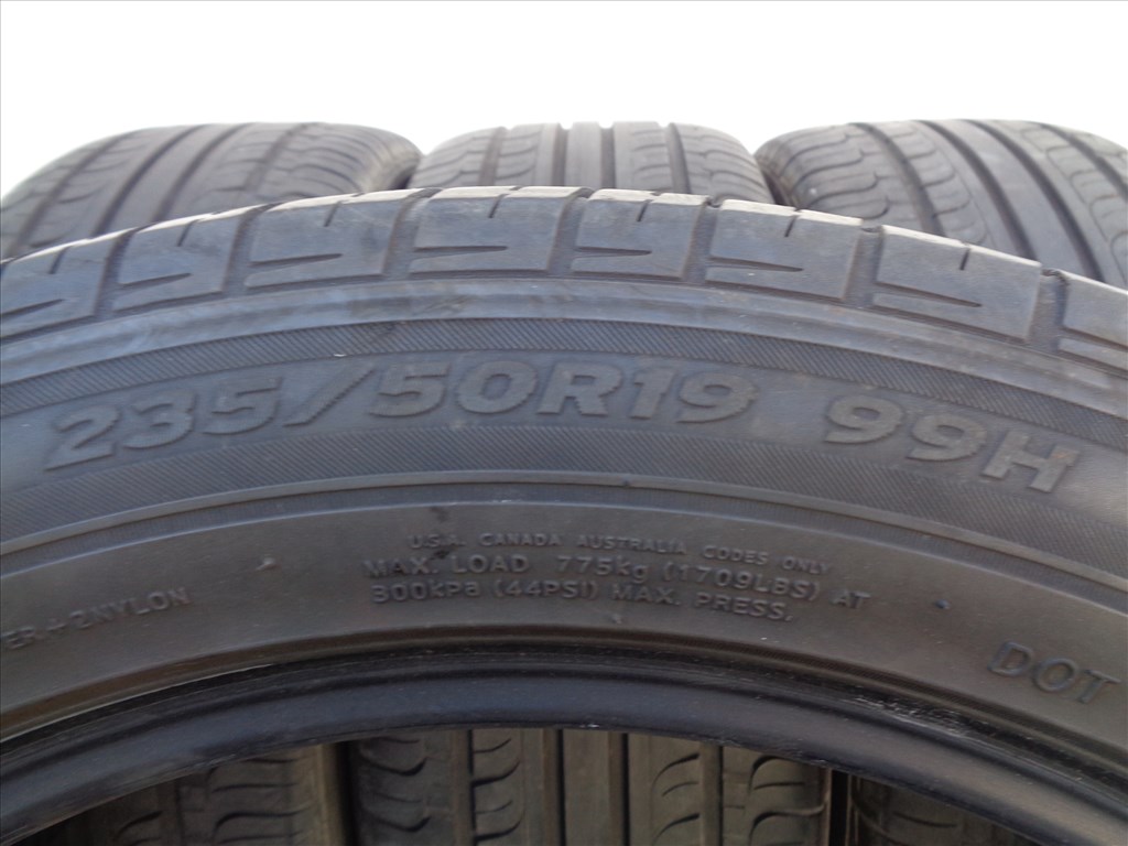 Hankook 235/50R19 nyári gumi garnitúra 5.5mm-es mintával eladó.  8. kép