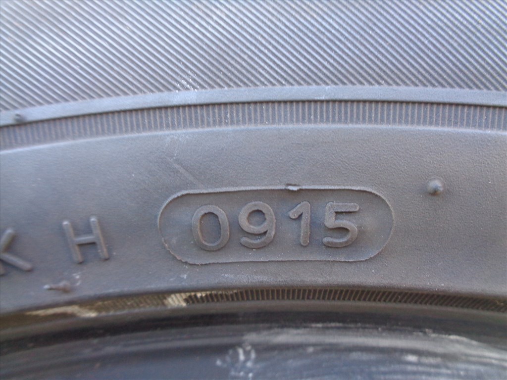 Hankook 235/50R19 nyári gumi garnitúra 5.5mm-es mintával eladó.  9. kép