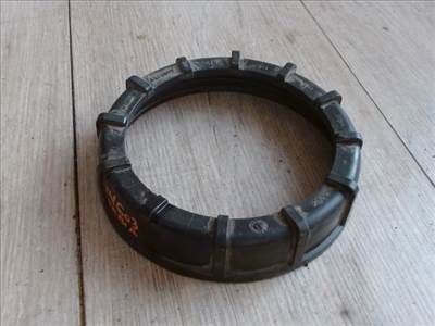 SKODA FABIA 99-07 Üzemanyag szivattyú befogató műanyag anya