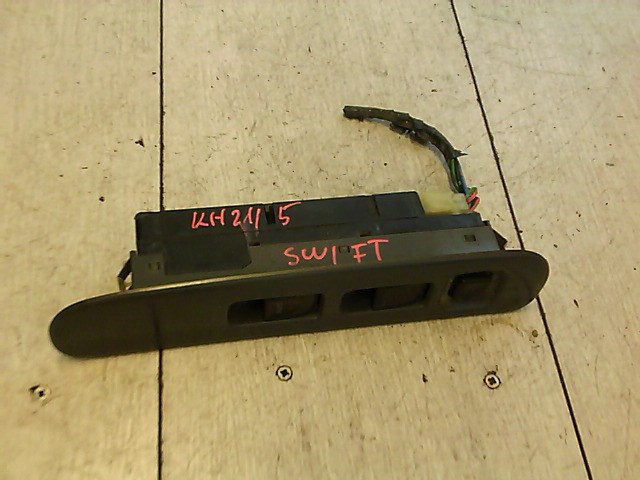 SUZUKI SWIFT 96-05 Bal első ablakemelő kapcsoló 1. kép