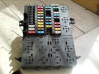 RENAULT MASTER 97-03 Biztosítéktábla BCM BSI BSM SAM GEM modul 