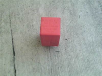 SMART ForTwo Ablaktörlő relé