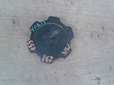 TOYOTA YARIS 99.04-05.09 Olajbeöntő sapka