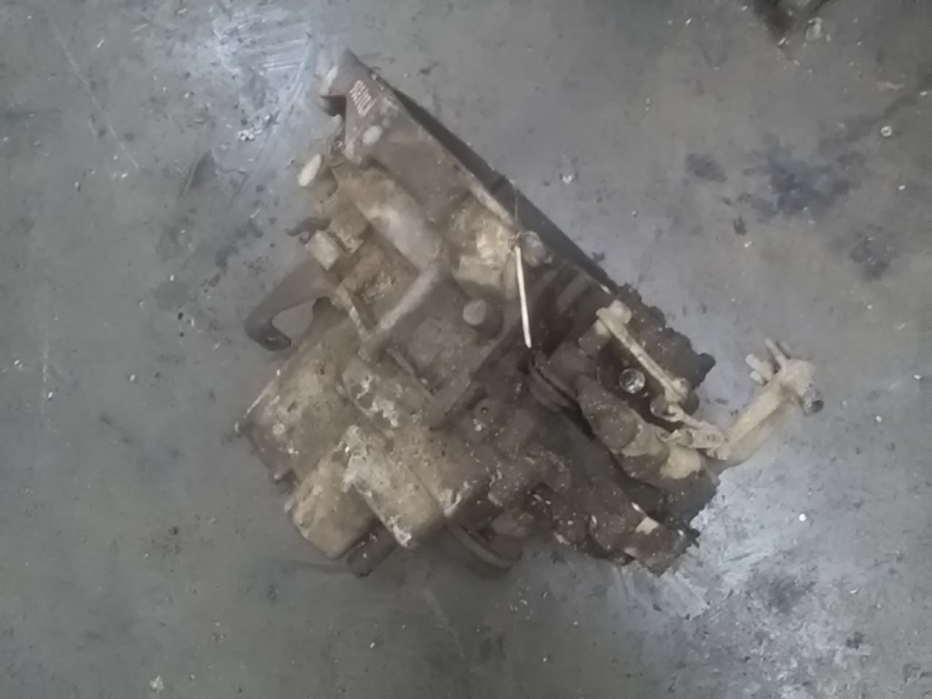 TRABANT 1,1 Sebességváltó. benzines manuális 1. kép