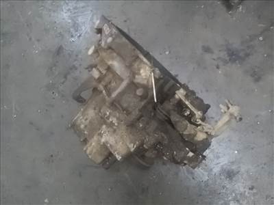 TRABANT 1,1 Sebességváltó. benzines manuális