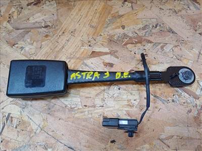 Opel Astra J (2009-2015) Bal Első Ülés Biztonsági Öv Csat 