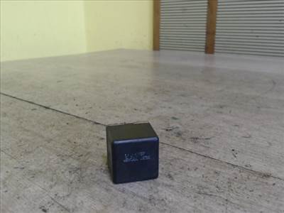 DODGE CARAVAN 96- Relé