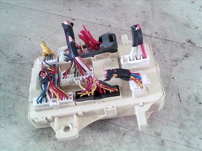 KIA CEED 2006.10-2009.07 Biztosítéktábla BCM BSI BSM SAM GEM modul 