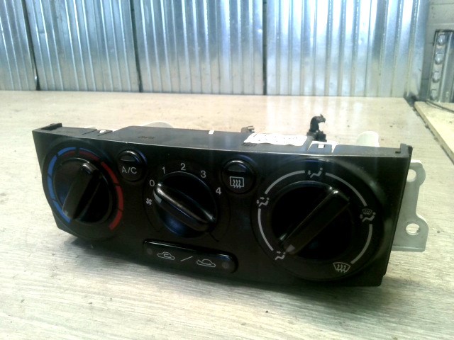 MAZDA MPV 99-05 Fűtés vezérlő panel 1. kép