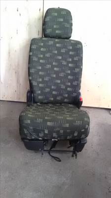 MAZDA MPV 99-05 ÜLÉS MÁSODIK SOR JOBB OLDALI SZÖVET + BIZTONSÁGIÖV CSAT