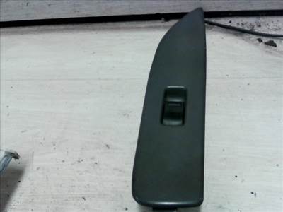 SUZUKI SWIFT 96-05 Jobb első ablakemelő kapcsoló