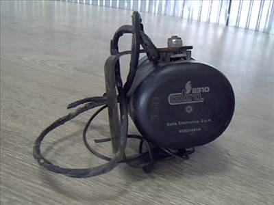 VOLKSWAGEN GOLF IV. Riasztó hangszóró